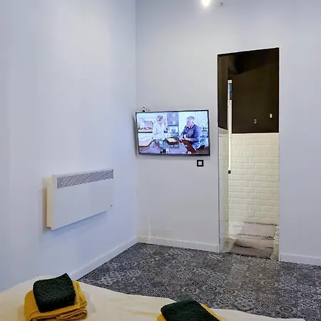 Apartment Paris 17 Micro *
